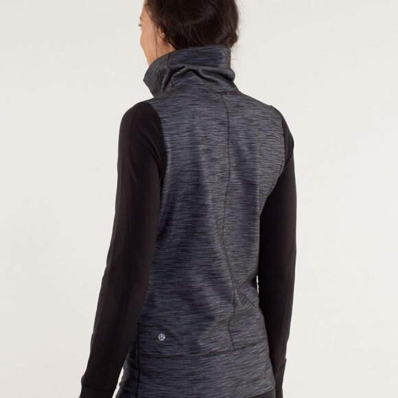 Lululemon Daily Yoga Jacket Reversible Slub Denim Polar Haze/Black Size 2 - Picture 12 of 14